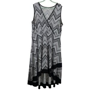 Avenue Plus Size 22/24 High Low Dress Black White Geometric Chevron Sleeveless